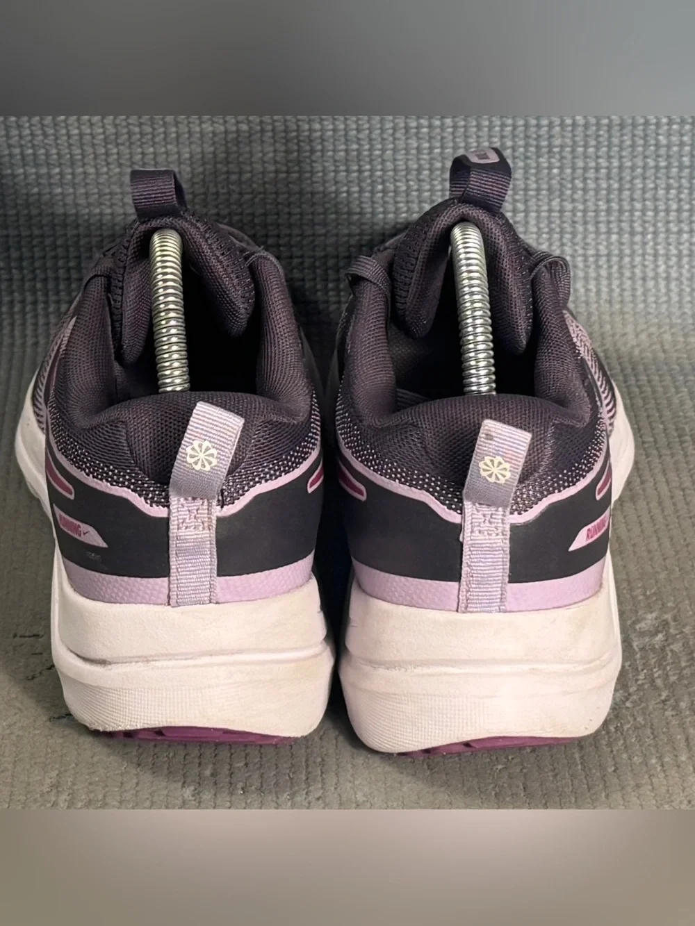 Nike Cosmic Runner 'Dark Raisin’ Athletic Shoes Size 7Y Sz 8.5 Women’s